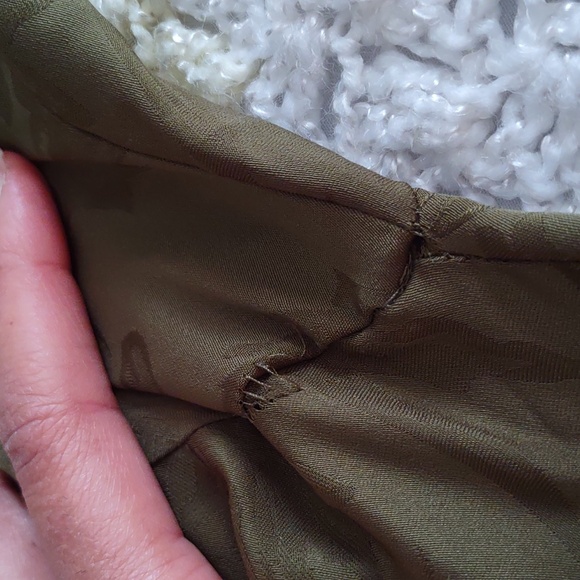 Favorite Daughter Medium Green Button Up Foliage Print Satin Top *FLAWED* - Picture 16 of 16